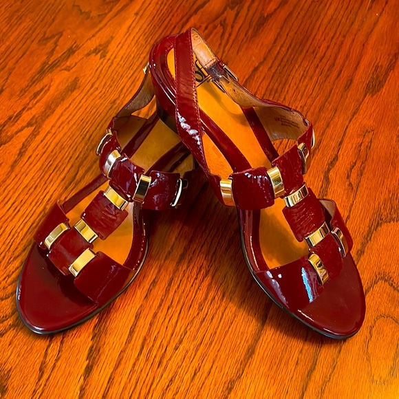 Sofft Shoes - NWT Sofft burgundy patent leather sandals